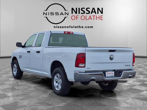 Bright White Clearcoat 2024 RAM 1500 Classic SLT