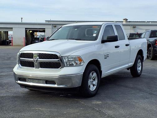 Bright White Clearcoat 2024 RAM 1500 Classic SLT