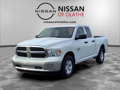 Bright White Clearcoat 2024 RAM 1500 Classic SLT
