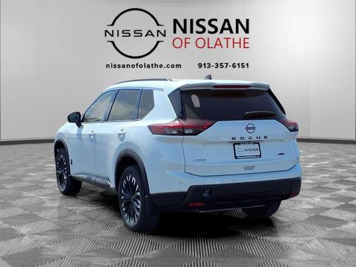 Everest White Pearl Tricoat 2026 Nissan Rogue Dark Armor