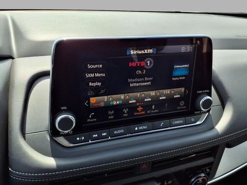 Everest White Pearl Tricoat 2026 Nissan Rogue SV