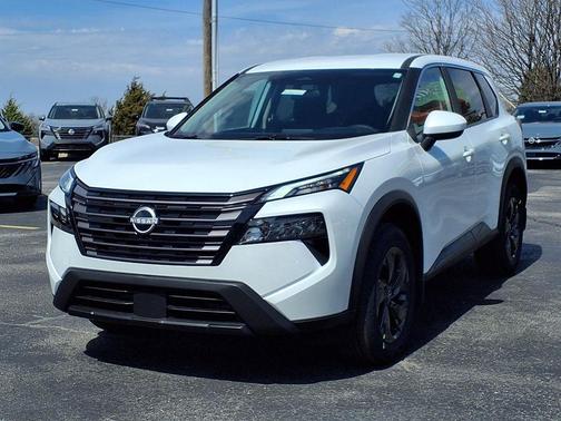 Everest White Pearl Tricoat 2026 Nissan Rogue SV