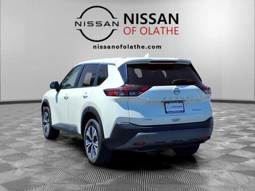 Pearl White Tricoat 2023 Nissan Rogue SV