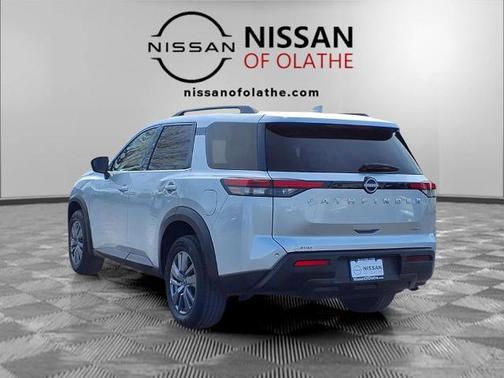 Brilliant Silver Metallic 2025 Nissan Pathfinder SV