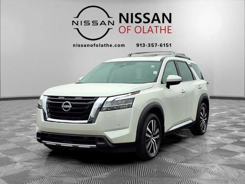 2023 Nissan Pathfinder Platinum