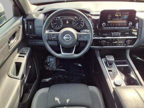 Brilliant Silver Metallic 2025 Nissan Pathfinder SV 4WD