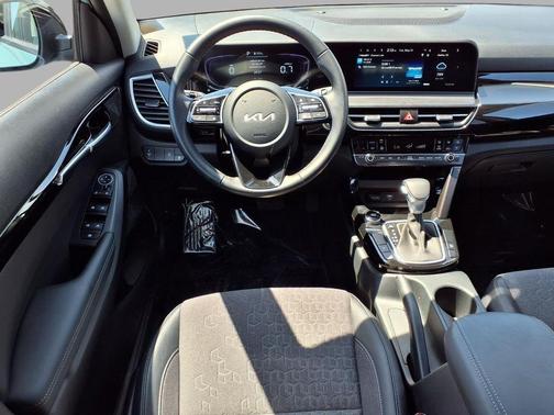 Pluton Blue/Black Roof 2025 Kia Seltos S