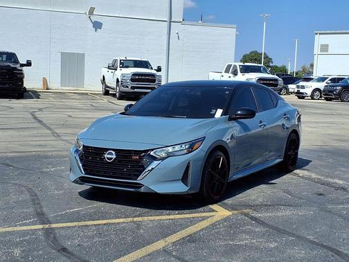 Atlantic Gray Metallic/Super Black 2024 Nissan Sentra SR