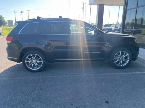 Brilliant Black Crystal Pearlcoat 2015 Jeep Grand Cherokee Summit