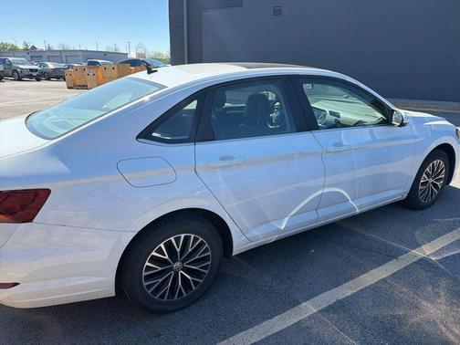 Pure White 2019 Volkswagen Jetta 1.4T SE