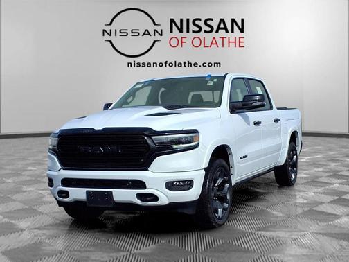 Bright White Clearcoat 2024 RAM 1500 Limited