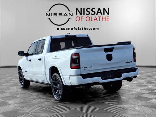 Bright White Clearcoat 2024 RAM 1500 Limited