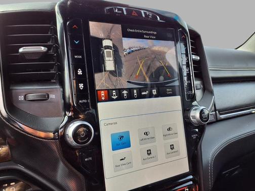 Bright White Clearcoat 2024 RAM 1500 Limited