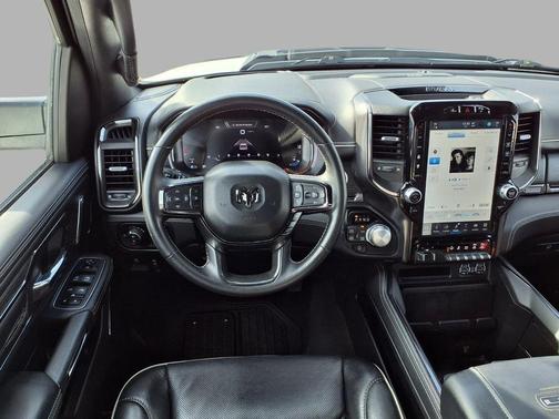 Bright White Clearcoat 2024 RAM 1500 Limited