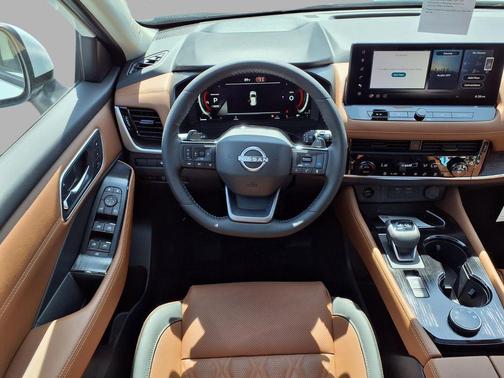 Everest White Pearl Tricoat 2026 Nissan Rogue Platinum