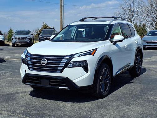 Everest White Pearl Tricoat 2026 Nissan Rogue Platinum