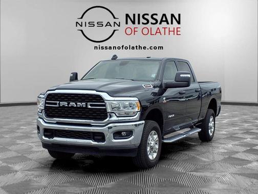 Diamond Black Crystal Pearlcoat 2024 RAM 2500 Big Horn Crew Cab 4x4 6'4' Box