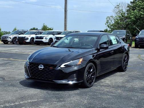 Super Black Clearcoat 2026 Nissan Altima SR FWD