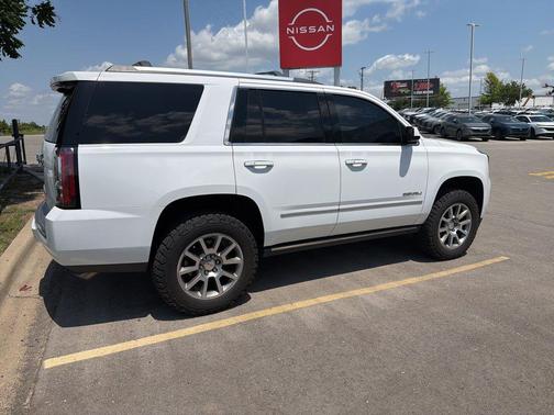 Summit White 2017 GMC Yukon Denali