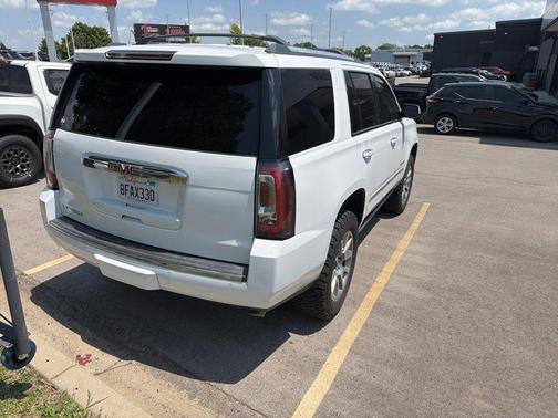 Summit White 2017 GMC Yukon Denali