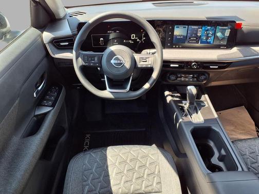Fresh Powder 2026 Nissan Kicks SV