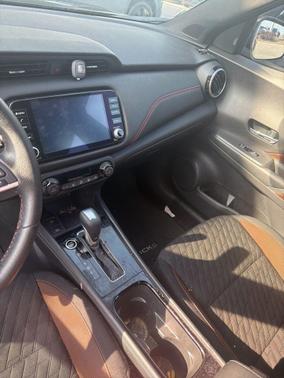 Super Black 2023 Nissan Kicks SR