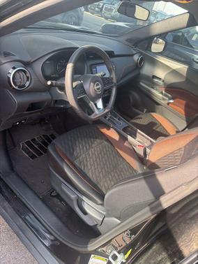 Super Black 2023 Nissan Kicks SR