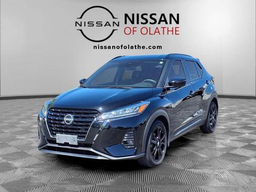 Super Black 2023 Nissan Kicks SR
