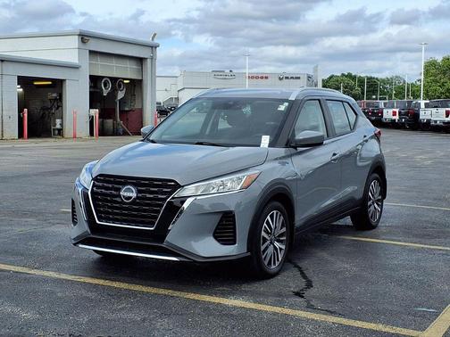 Boulder Gray Pearl 2024 Nissan Kicks SV