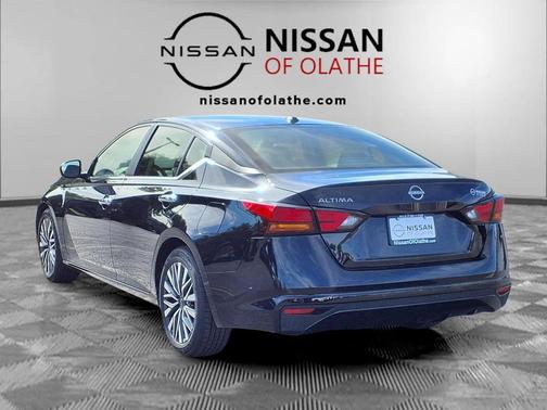 Super Black Clearcoat 2025 Nissan Altima 2.5 SV