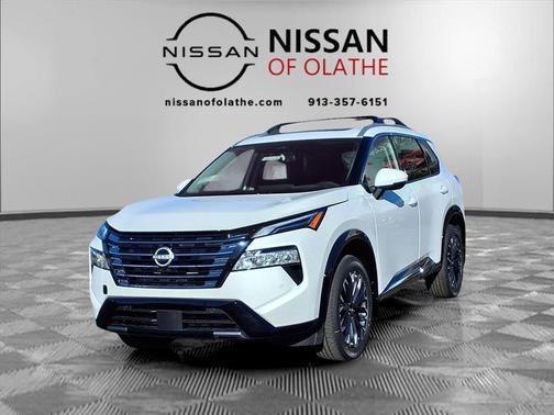 Everest White Pearl Tricoat 2026 Nissan Rogue Platinum