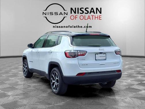 Bright White Clearcoat 2025 Jeep Compass Limited