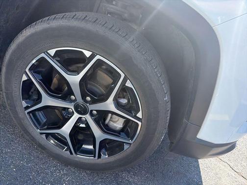 Bright White Clearcoat 2025 Jeep Compass Limited