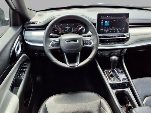 Bright White Clearcoat 2025 Jeep Compass Limited