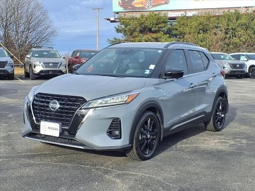 2021 Nissan Kicks SR