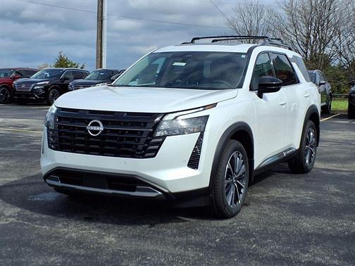 Everest White Pearl Tricoat 2026 Nissan Pathfinder Platinum