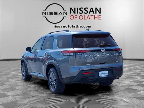 Gun Metallic 2024 Nissan Pathfinder SV FWD
