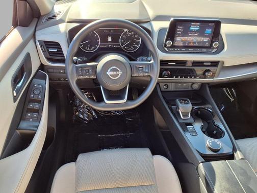Super Black 2024 Nissan Rogue SV