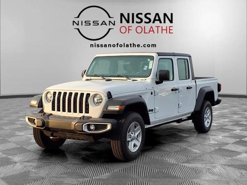 Bright White Clearcoat 2023 Jeep Gladiator Sport S