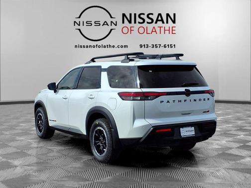 Everest White Pearl Tricoat 2026 Nissan Pathfinder Rock Creek