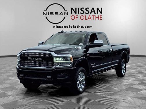 Diamond Black Crystal Pearlcoat 2021 RAM 2500 Limited Crew Cab 4x4 8' Box
