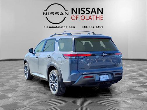 Boulder Gray Pearl 2026 Nissan Pathfinder Platinum