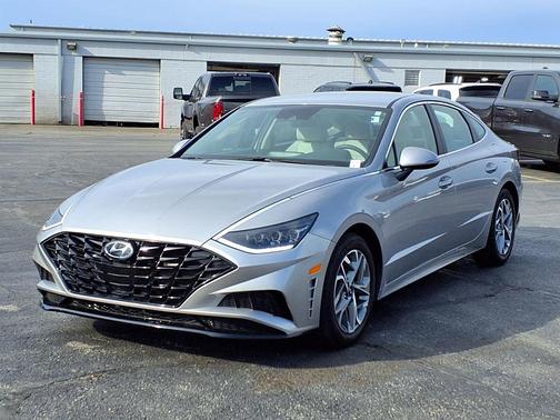 Curated Silver 2023 Hyundai SONATA SEL