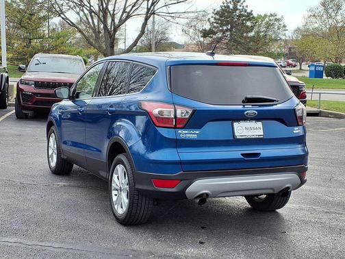 LIGHTNING BLUE METALLIC 2017 Ford Escape SE