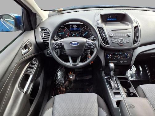 LIGHTNING BLUE METALLIC 2017 Ford Escape SE