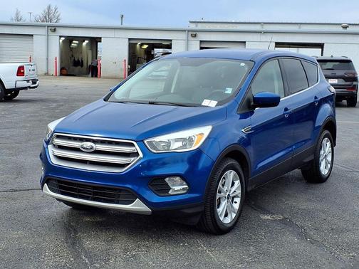 LIGHTNING BLUE METALLIC 2017 Ford Escape SE