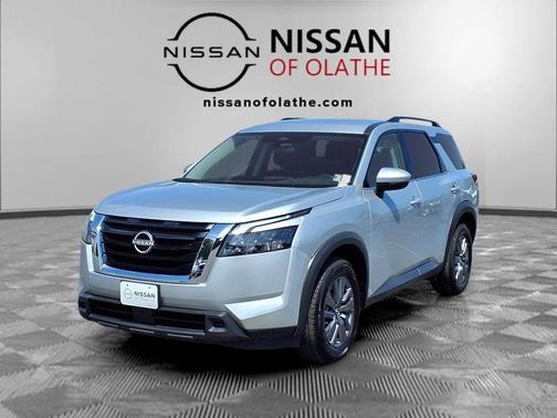 Brilliant Silver Metallic 2025 Nissan Pathfinder SV 4WD
