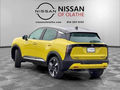 2025 Nissan Kicks SR