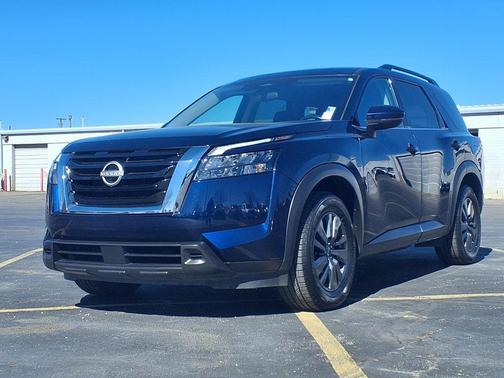 Deep Ocean Blue Pearl 2024 Nissan Pathfinder SV FWD