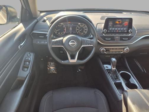 Brilliant Silver Metallic 2024 Nissan Altima 2.5 SV